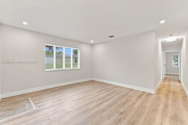 3 of 25 - 380 Nw 130th Street, North Miami, FL