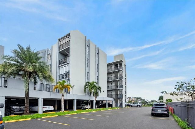 305 W 68th Street #419, Hialeah