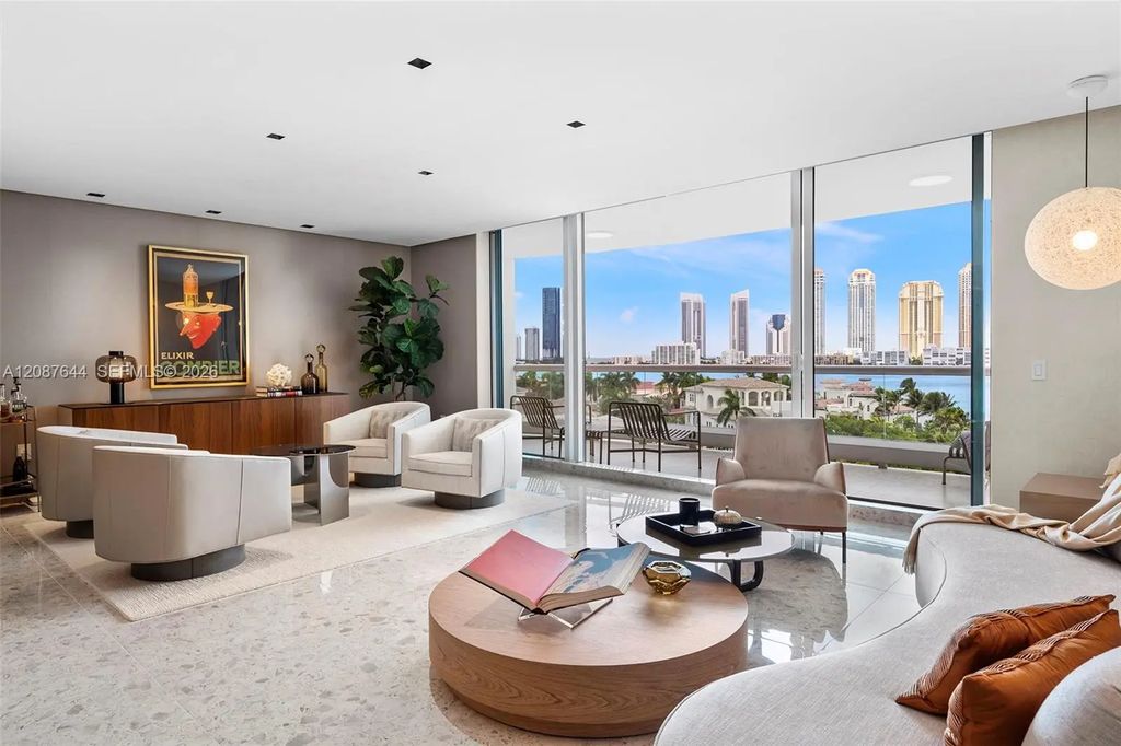 6000 Island Boulevard #707, Aventura