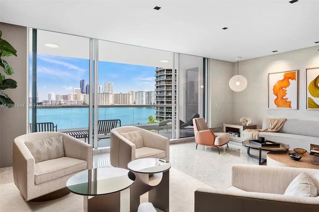 5 of 48 - 6000 Island Boulevard #707, Aventura, FL