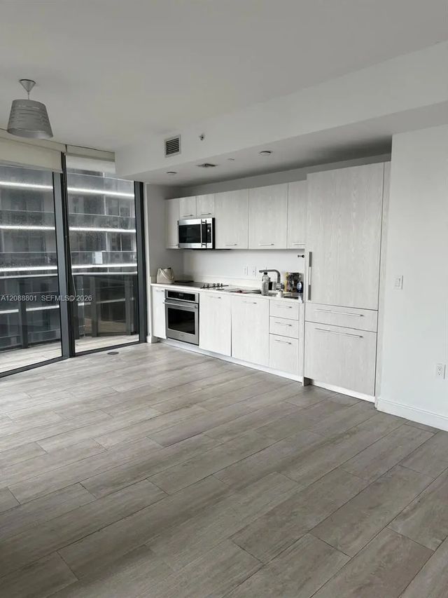 55 Sw 9th Street #2401, Miami