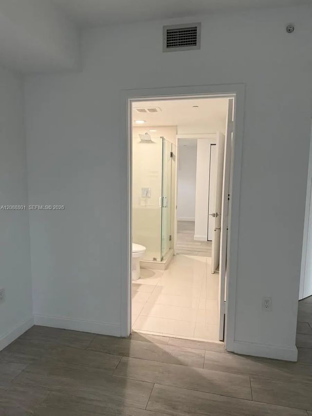 4 of 7 - 55 Sw 9th Street #2401, Miami, FL