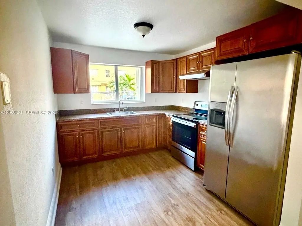 220 Nw 7th Avenue #1, Miami