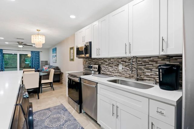 3 of 27 - 13984 Via Flora #c, Delray Beach, FL