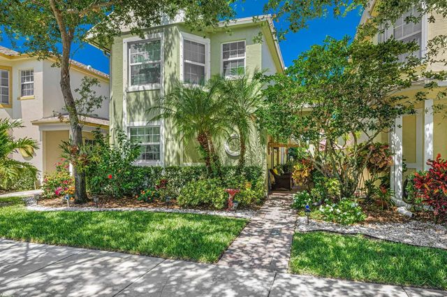 2036 Se Avon Park Drive, Port St. Lucie