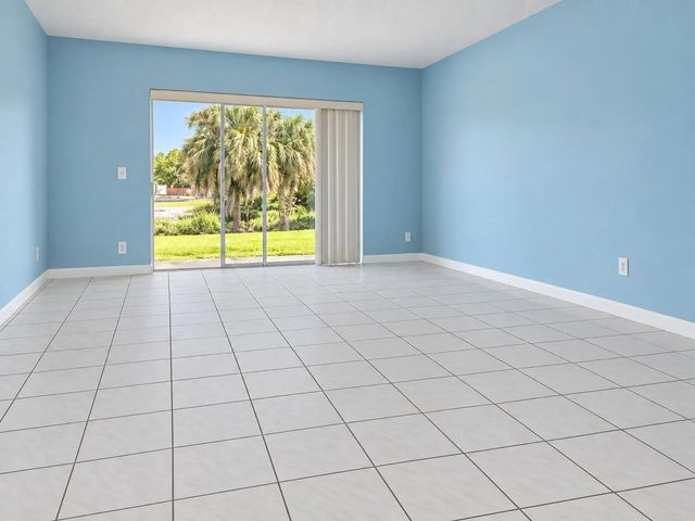 4 of 10 - 10113 Twin Lakes Drive #24-e, Coral Springs, FL