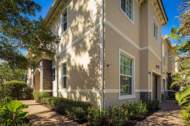 2 of 36 - 6216 Se Portofino Circle, Hobe Sound, FL