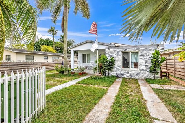 110 Ne 9th Court, Homestead