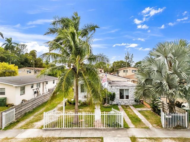 2 of 26 - 110 Ne 9th Court, Homestead, FL