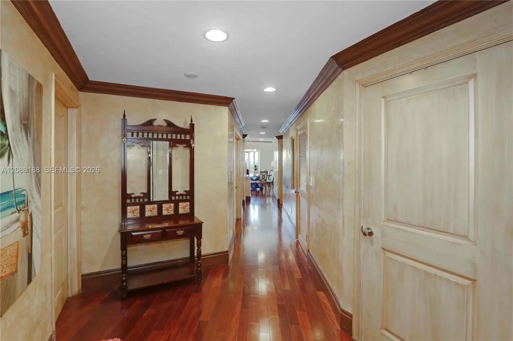 10 Aragon Avenue #1216, Coral Gables