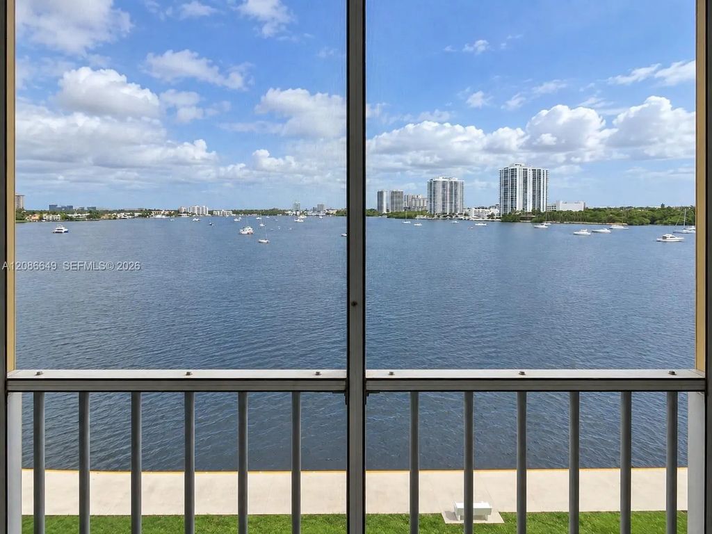 2920 Point East Drive #n603, Aventura
