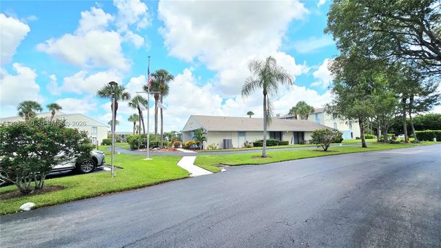4 of 8 - 1117 Green Pine Boulevard #g1, West Palm Beach, FL
