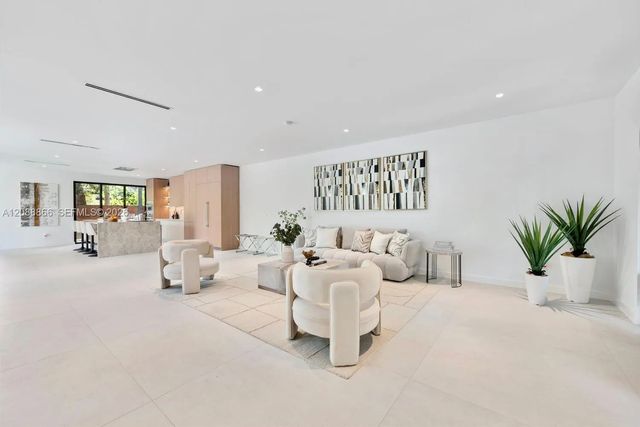 4 of 32 - 300 Ne 48th Street, Miami, FL