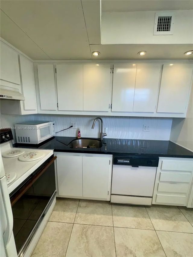 2 of 24 - 2940 Ne 203rd Street #213 C, Aventura, FL