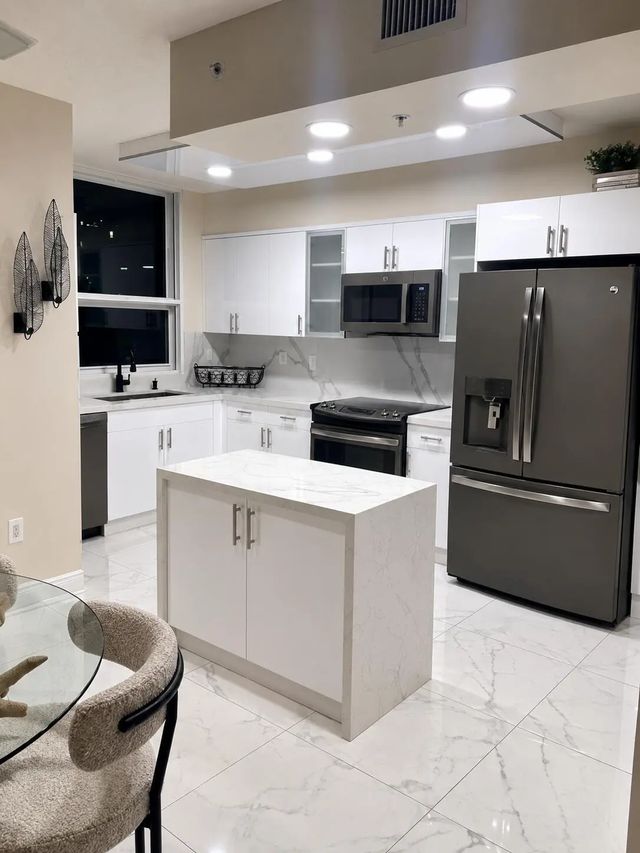 3 of 37 - 610 W Las Olas Boulevard #517n, Fort Lauderdale, FL