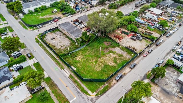 4 of 27 - 2113 Sw 58th Avenue, West Park, FL
