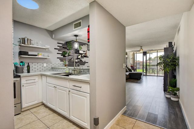5 of 50 - 5626 Coral Lake Drive #302, Margate, FL