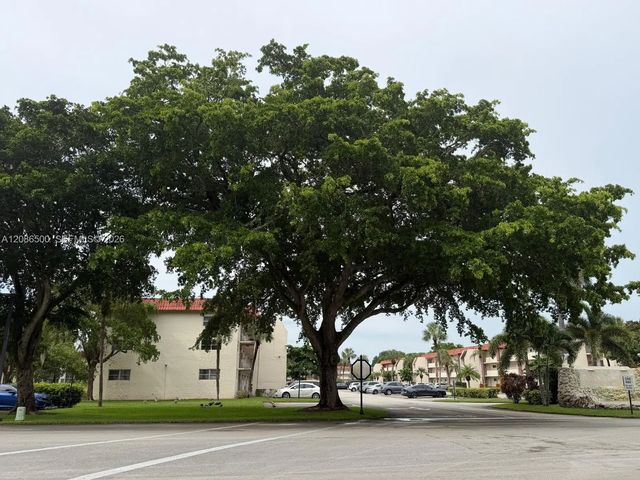 4 of 31 - 400 S Hollybrook Drive #306, Pembroke Pines, FL