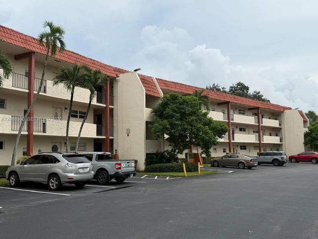 5 of 31 - 400 S Hollybrook Drive #306, Pembroke Pines, FL