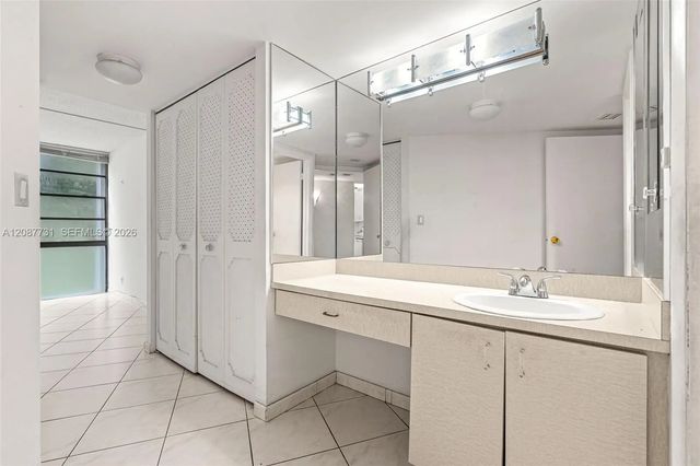 5 of 42 - 3301 N Country Club Drive #208, Aventura, FL
