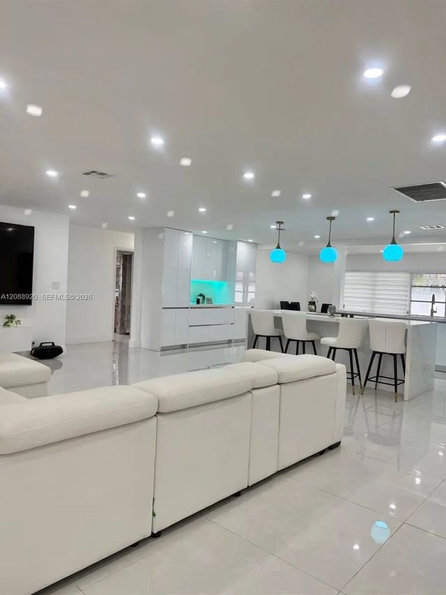 5 of 21 - 1401 Nw 122nd Avenue, Pembroke Pines, FL