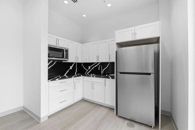 5 of 20 - 1300 S Dixie Highway ##112 - #114, Lantana, FL