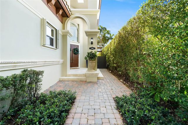 2 of 28 - 1490 Cleveland Road, Miami Beach, FL