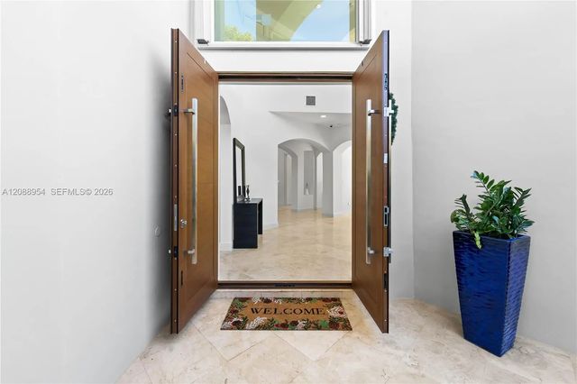 3 of 28 - 1490 Cleveland Road, Miami Beach, FL