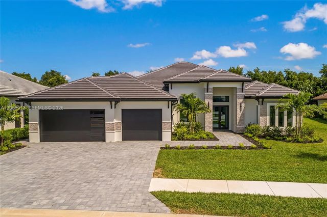 14318 Charthouse, Naples