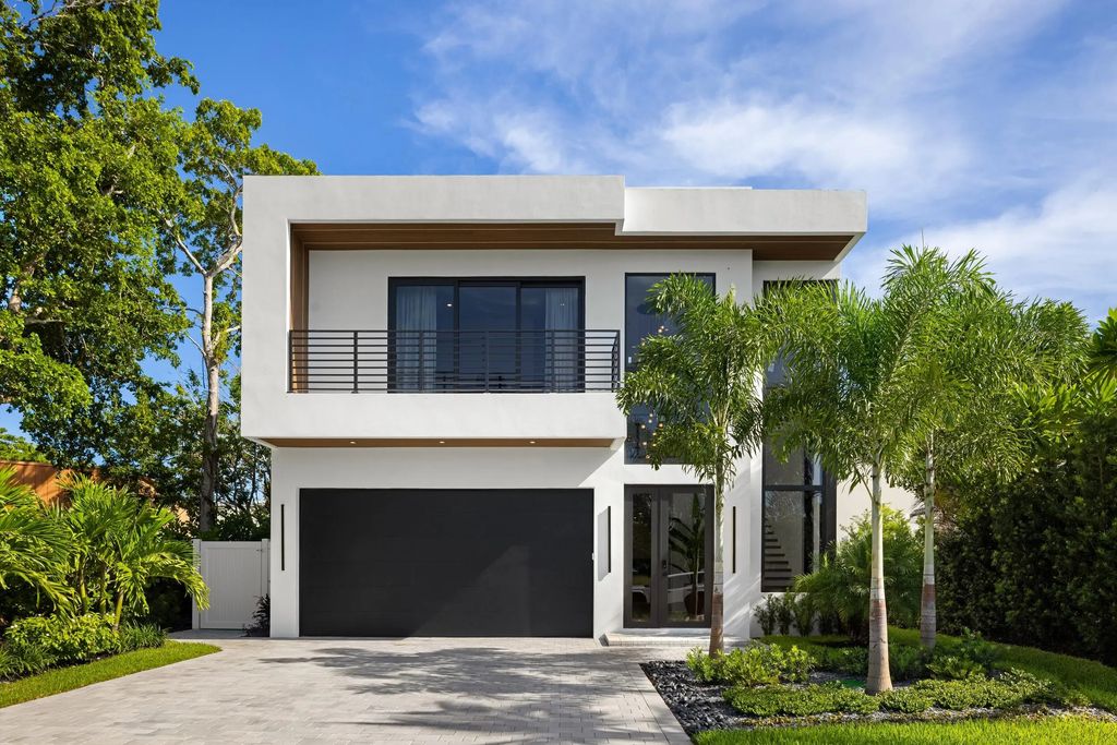 707 Lake Avenue N, Delray Beach
