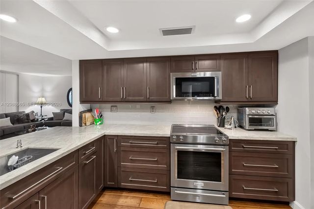 4 of 48 - 10656 Sw 76th Terrace, Miami, FL