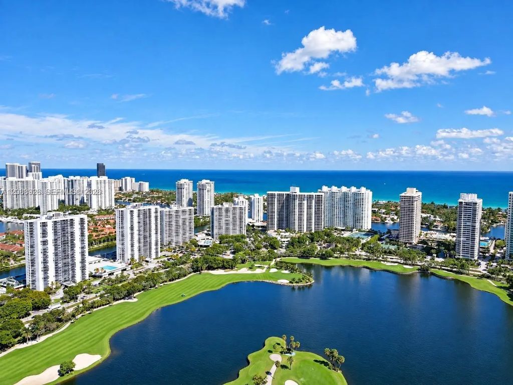 3675 N Country Club Drive #1006, Aventura