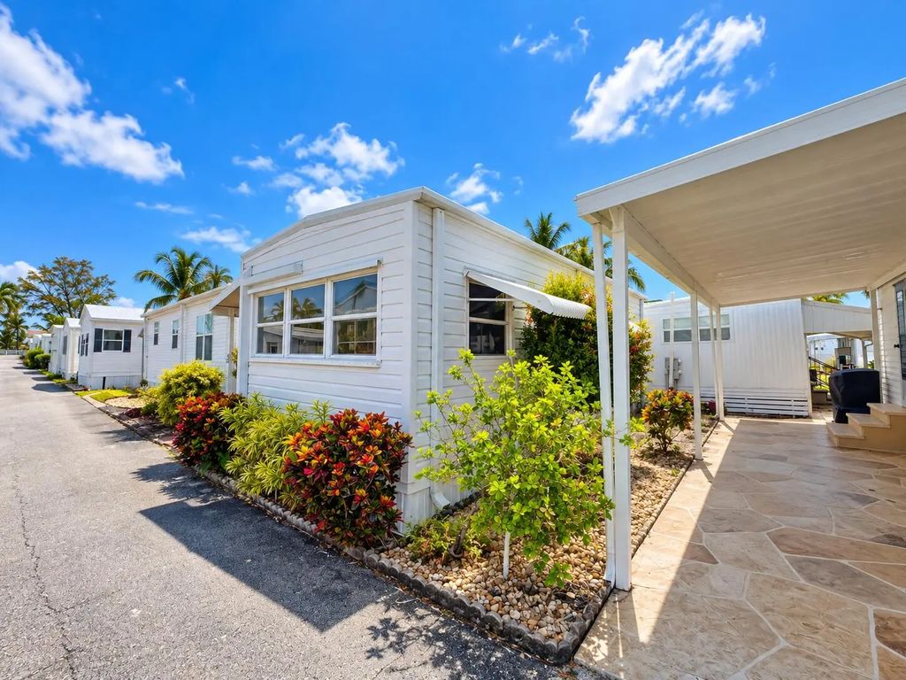 15 Hibiscus Drive #h, Briny Breezes