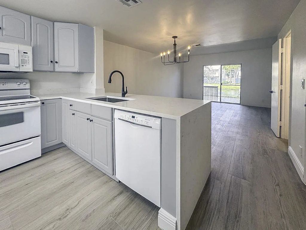 153 Sw 3rd Street, Pompano Beach