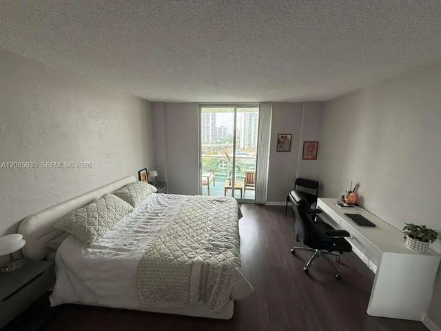 3 of 10 - 19390 Collins Avenue #1217, Sunny Isles Beach, FL