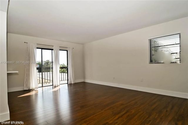 4 of 13 - 1617 Jefferson Avenue #404, Miami Beach, FL