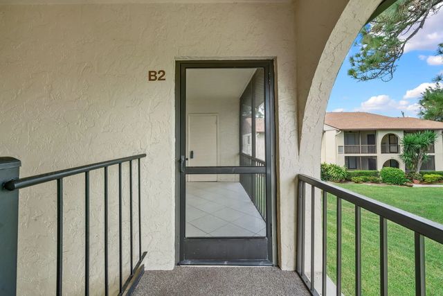 5 of 29 - 324 Knotty Pine Circle #b-2, Greenacres, FL