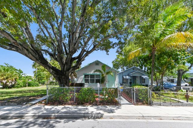 2 of 38 - 218 N H Street, Lake Worth Beach, FL