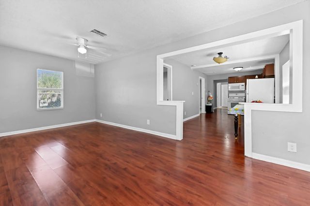 5 of 38 - 218 N H Street, Lake Worth Beach, FL