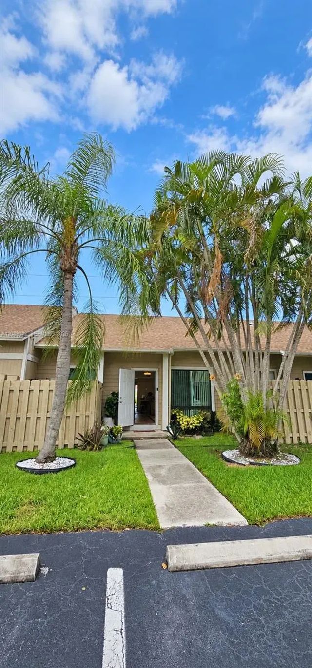 3 of 8 - 3557 Nw 111th Terrace, Sunrise, FL