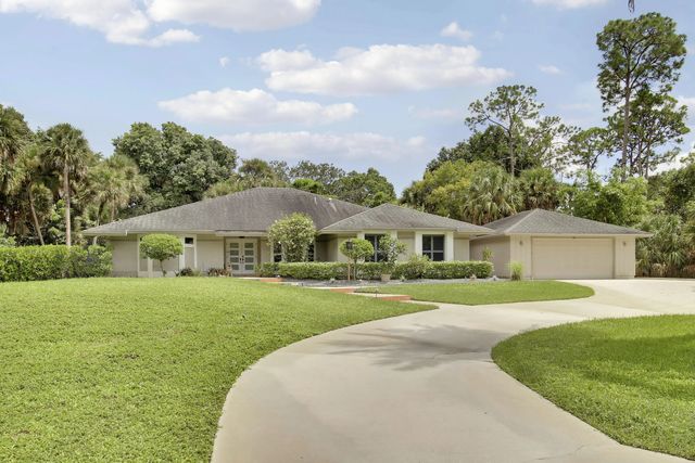 8552 Thousand Pines Circle, West Palm Beach