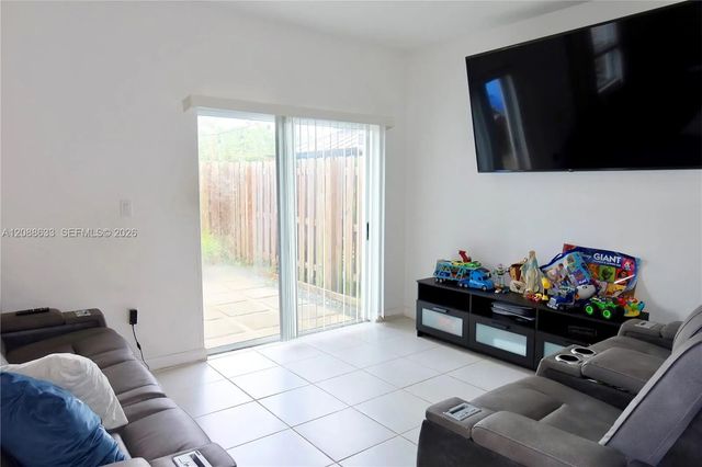 5 of 18 - 2663 Se 10th Street, Homestead, FL