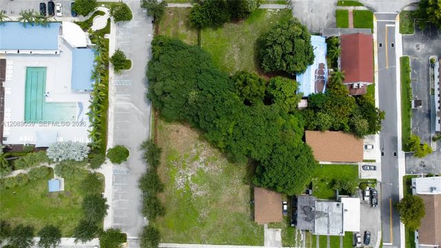 5 of 7 - 708 Nw 2nd Avenue, Hallandale Beach, FL