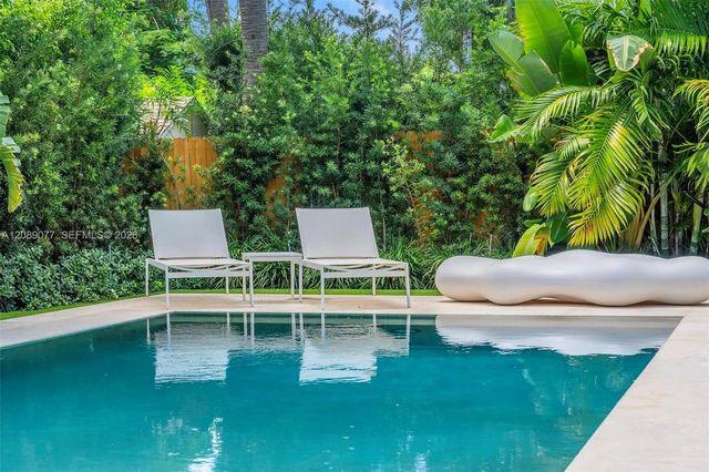 3 of 42 - 110 Venetian Way #(rivo Alto), Miami Beach, FL