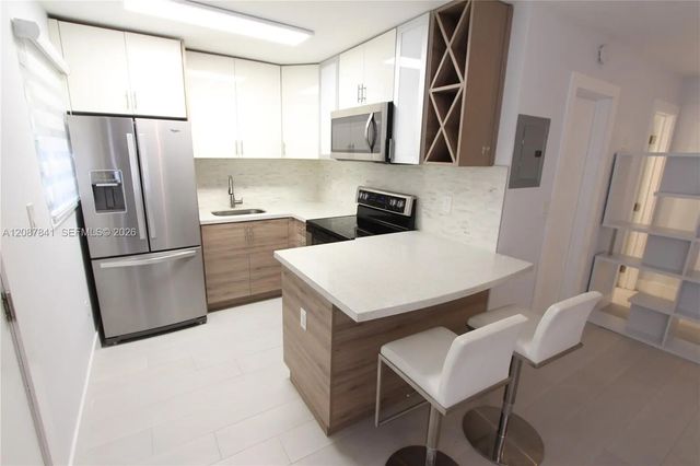 3 of 17 - 427 Santander Avenue #202, Coral Gables, FL