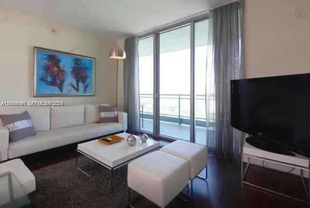 2 of 4 - 90 Sw 3rd Street #3807, Miami, FL