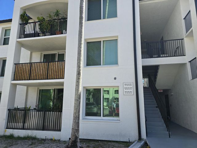 5 of 22 - 701 Villa Circle, Boynton Beach, FL