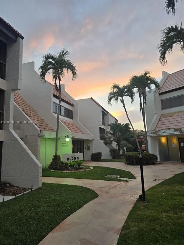 2 of 15 - 303 Racquet Club Road #311, Weston, FL