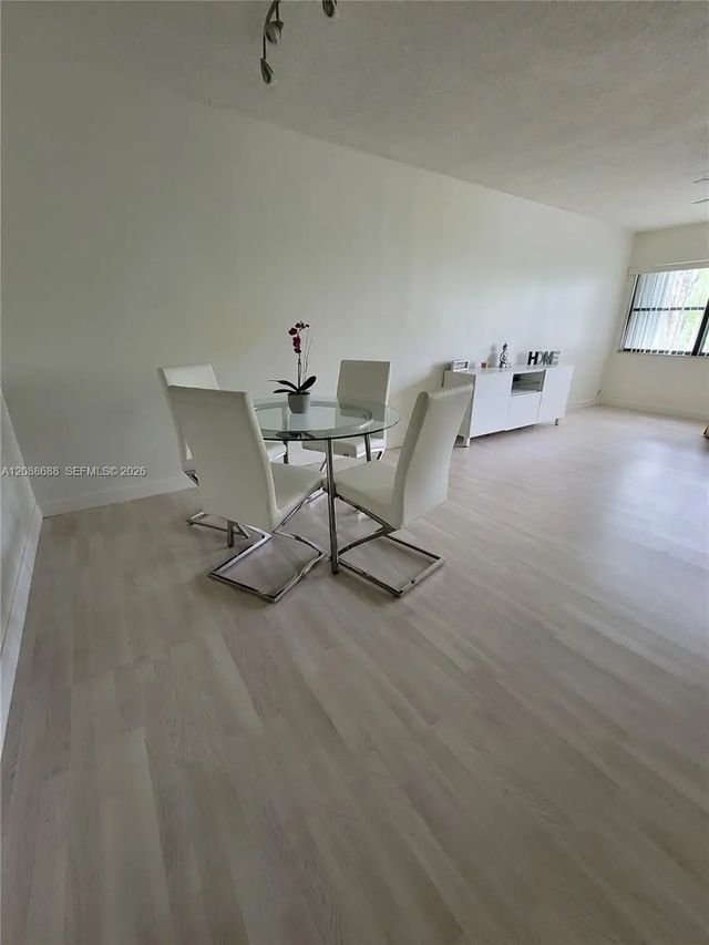 4 of 15 - 303 Racquet Club Road #311, Weston, FL