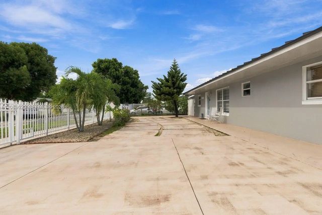 4 of 55 - 20505 Nw 45th Avenue, Miami Gardens, FL